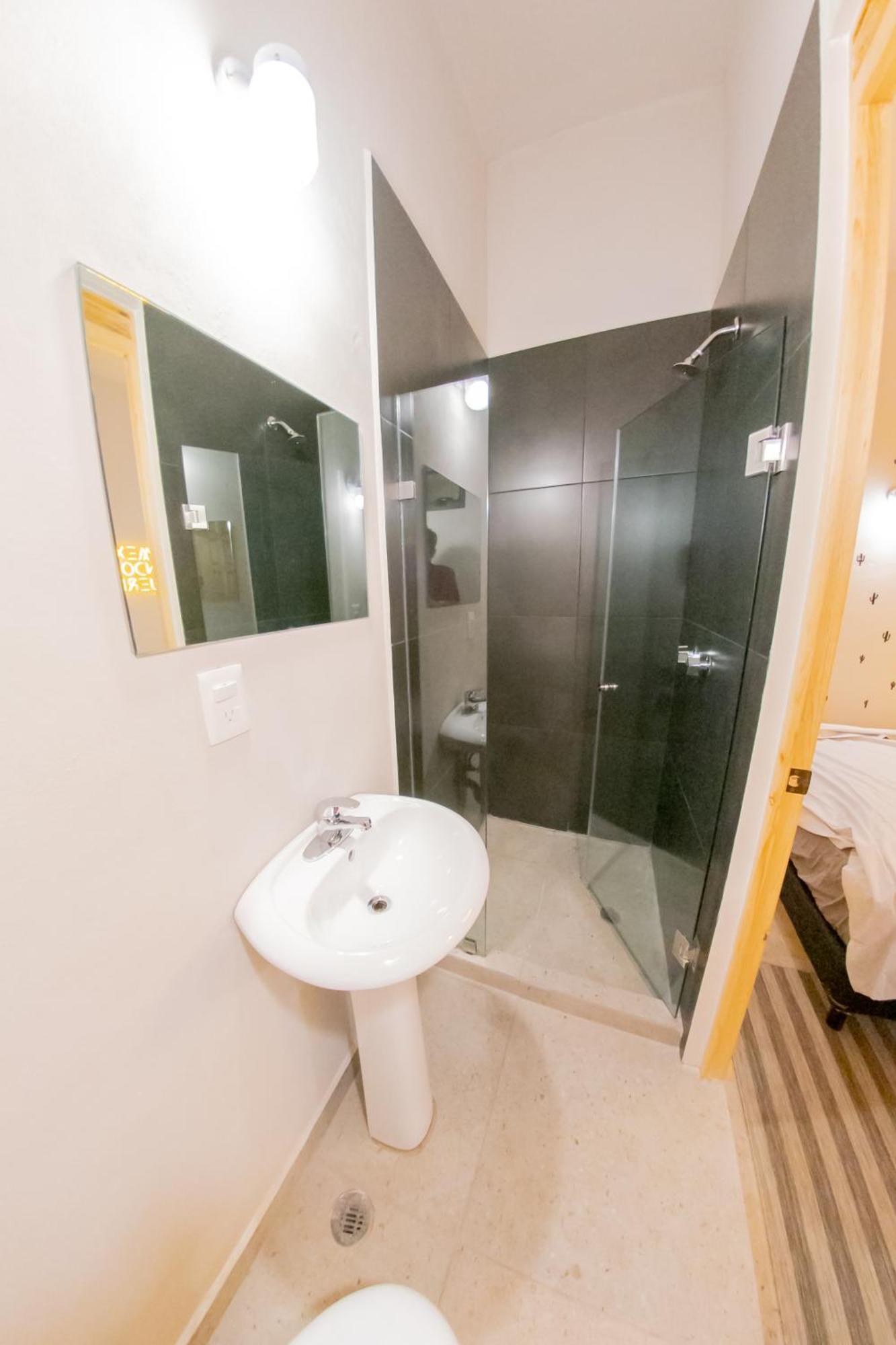 Habitación Doble Deluxe con ducha